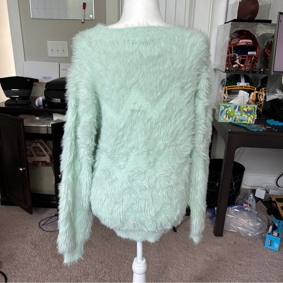 Lili Sidonio Mint Green Textured Zig-Zag Pattern Fuzzy Sweater NWT Size Small - Picture 8 of 14